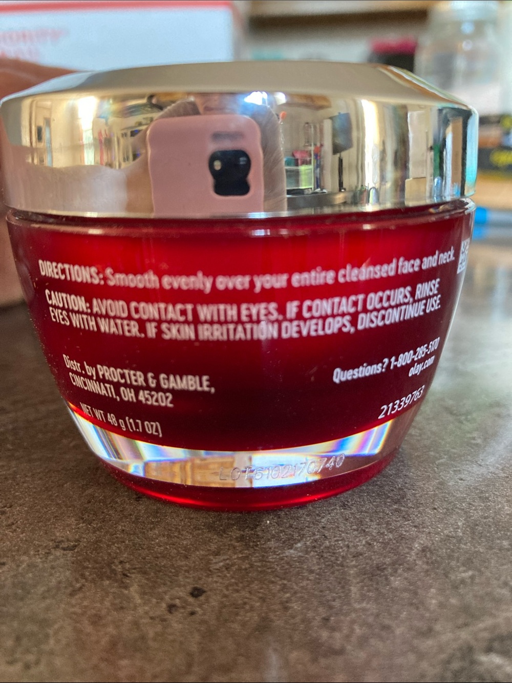 OLAY Regenerist Niacinamide Facial Moisturizer - Red and Silver - Picture 2 of 2